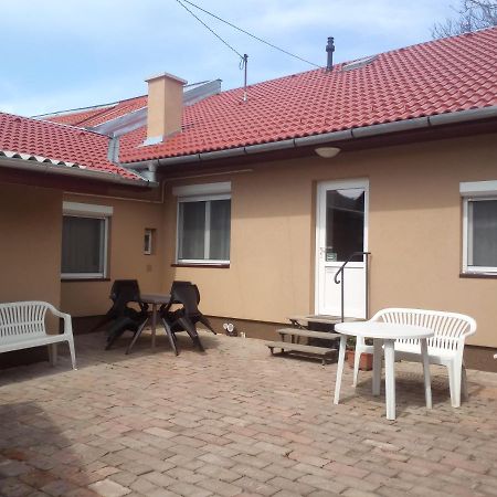 Start Apartmanok Печ Экстерьер фото