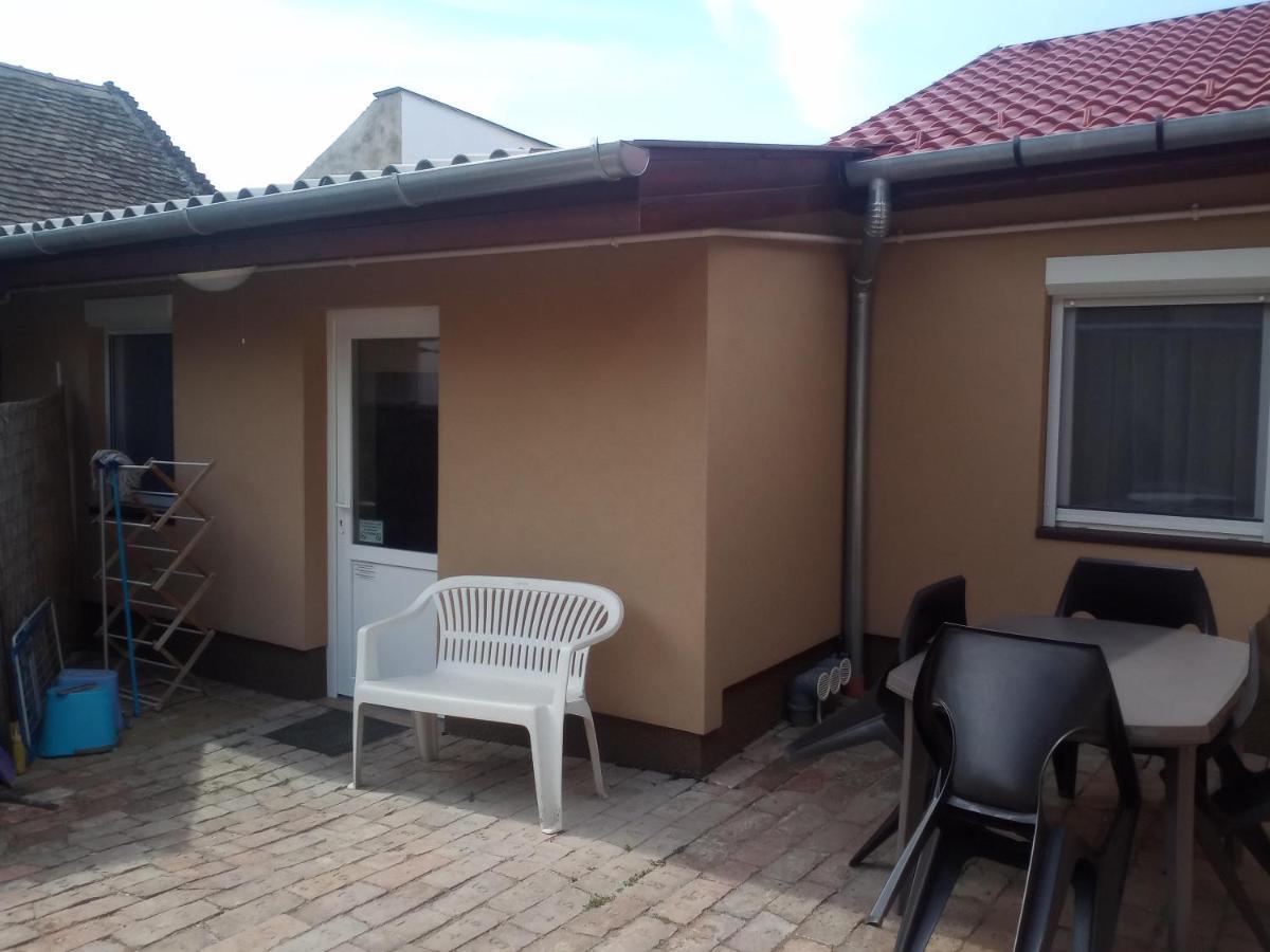 Start Apartmanok Печ Экстерьер фото