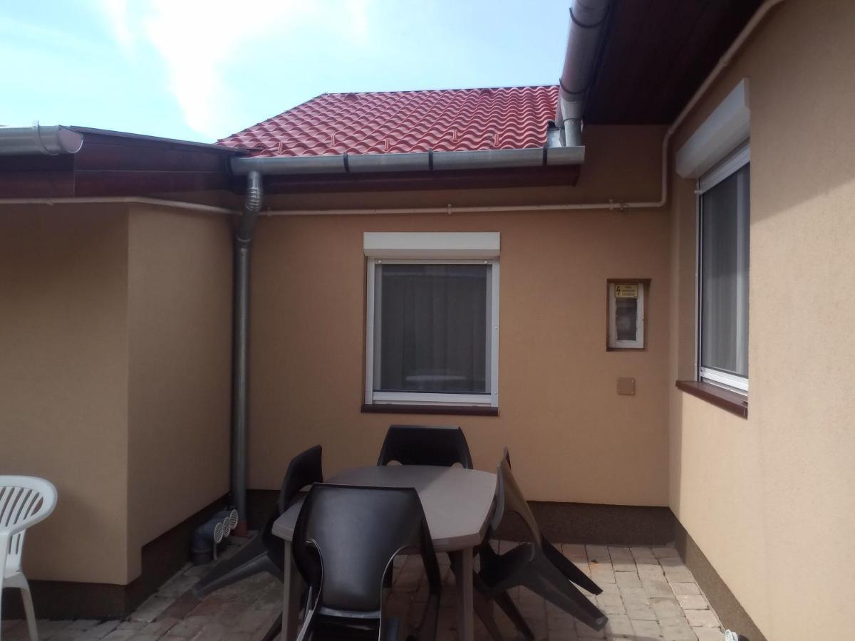 Start Apartmanok Печ Экстерьер фото