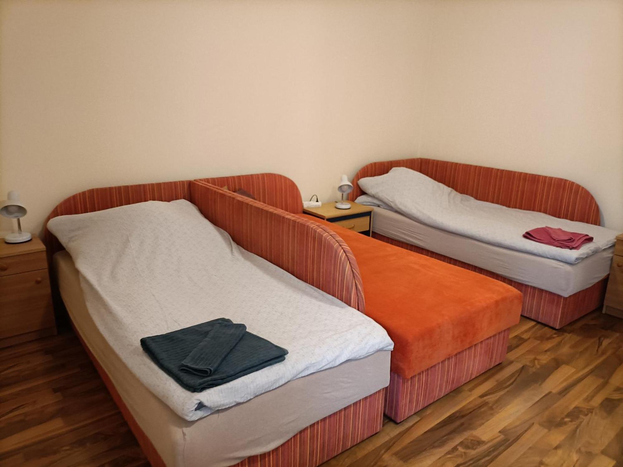 Start Apartmanok Печ Экстерьер фото