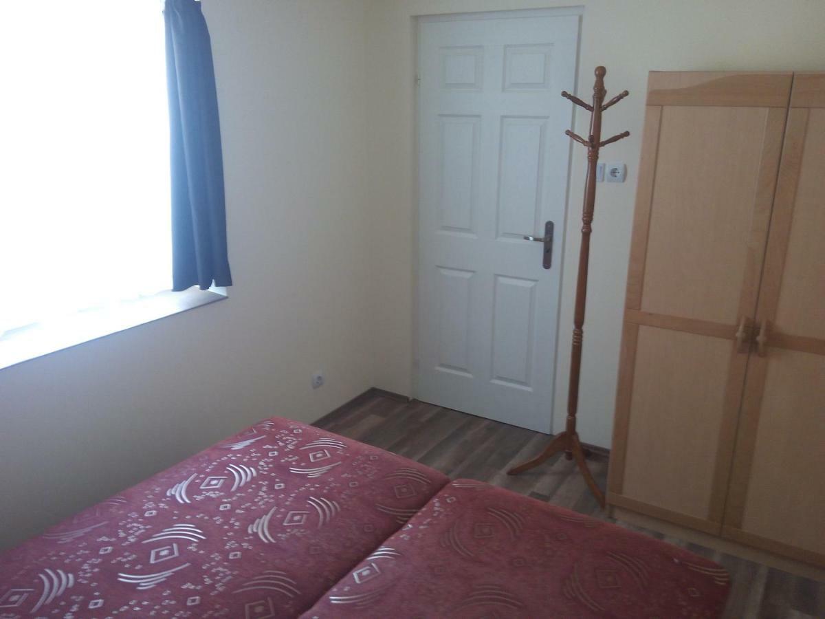 Start Apartmanok Печ Экстерьер фото