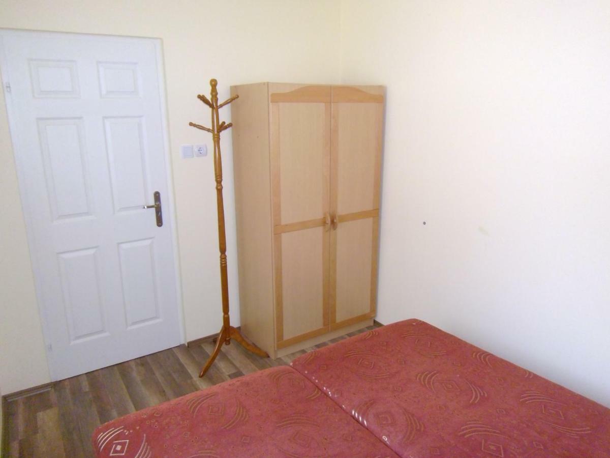 Start Apartmanok Печ Экстерьер фото