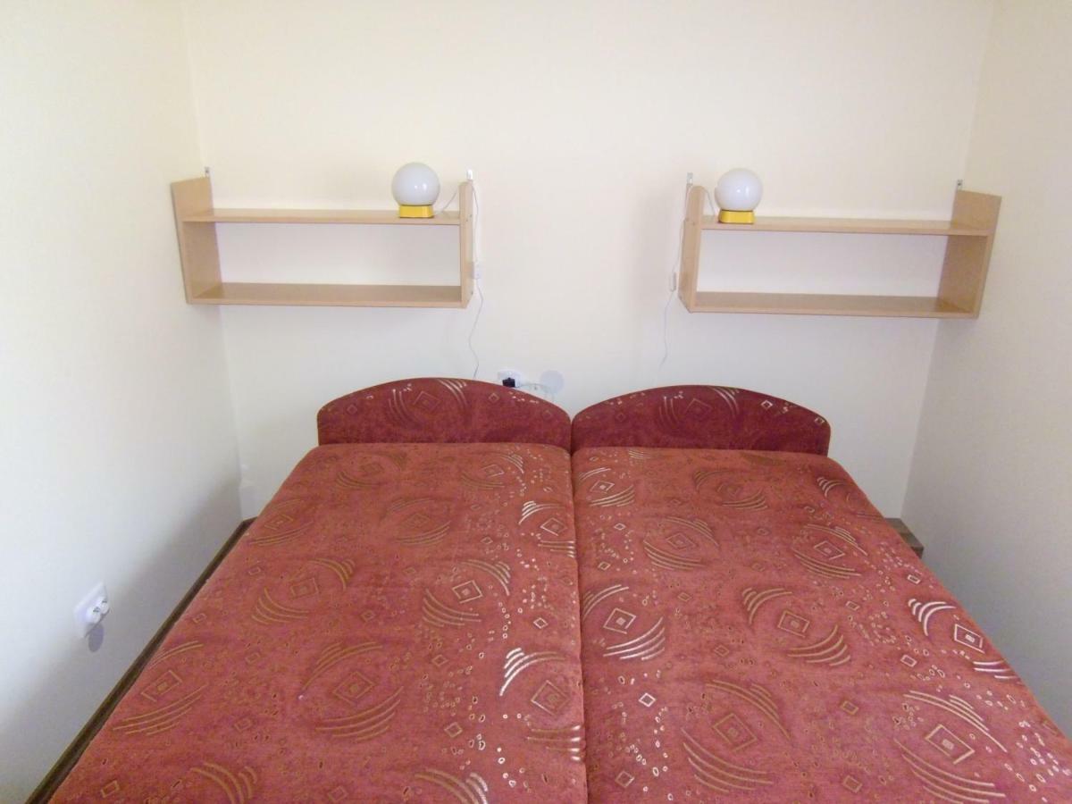 Start Apartmanok Печ Экстерьер фото